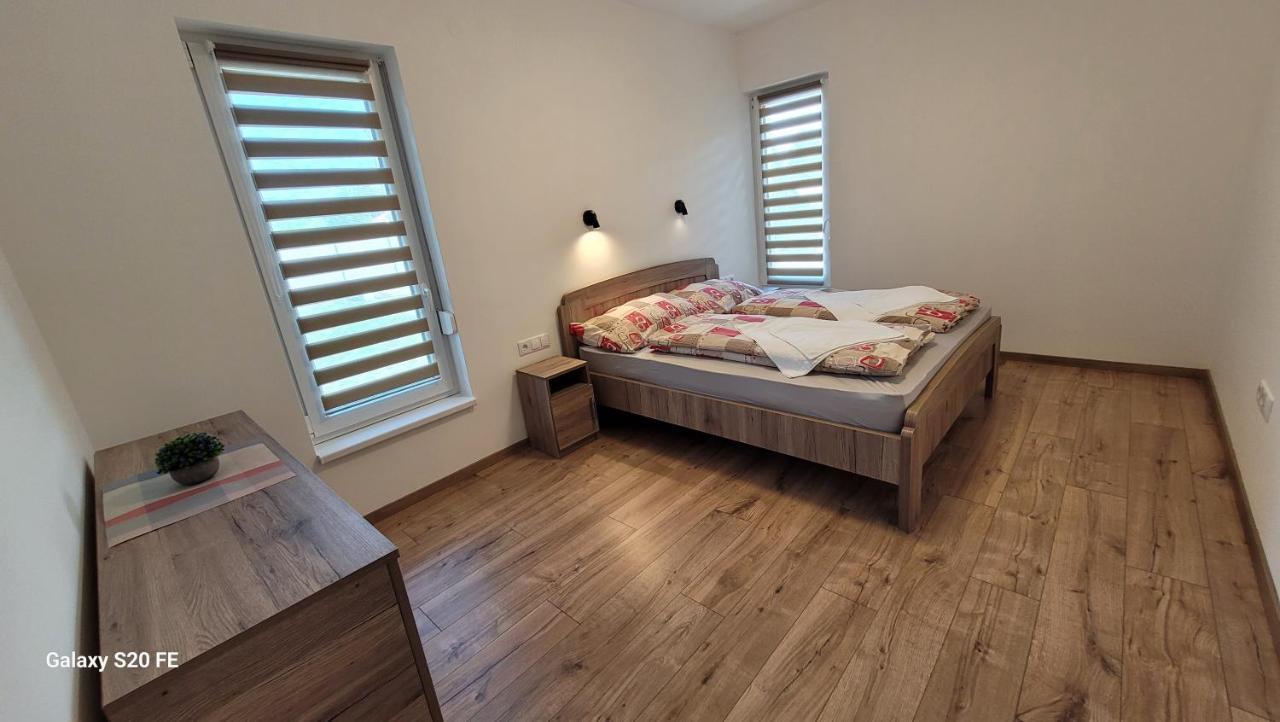 발라톤페니베스 Zea Apartmanhaz 아파트 외부 사진